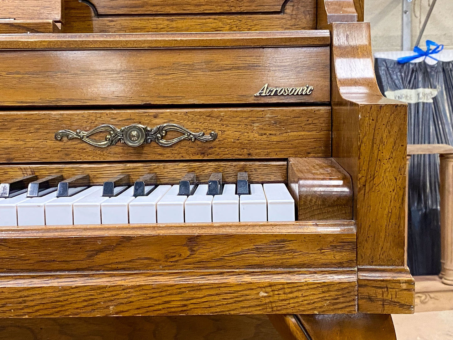 Image 21 of 1987 Baldwin Console Pecan / UR Pecan Model 4023 / Walnut