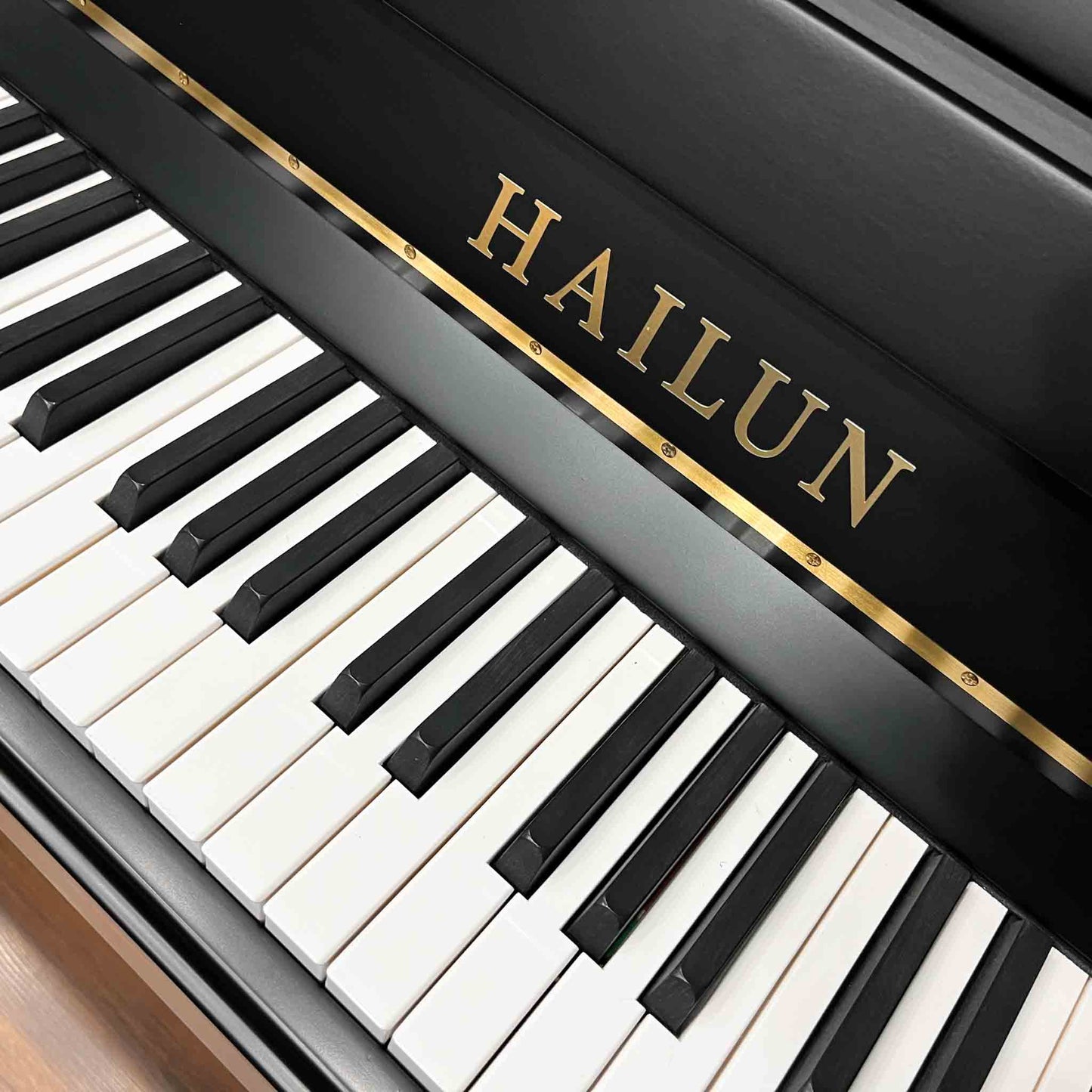 Hailun 121 48" Polished Mahogany Upright Piano