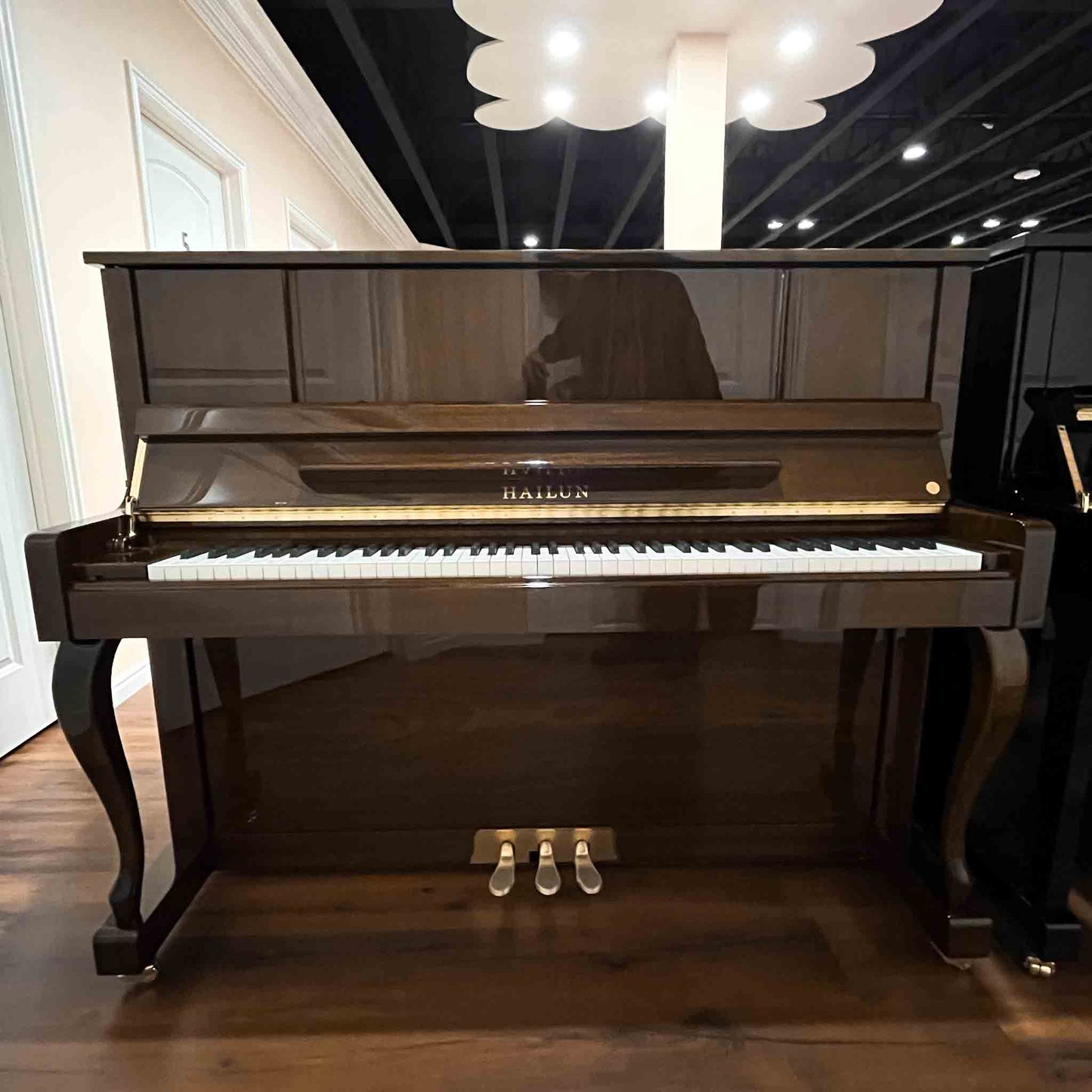 Hailun 121 48" Polished Walnut Upright Piano