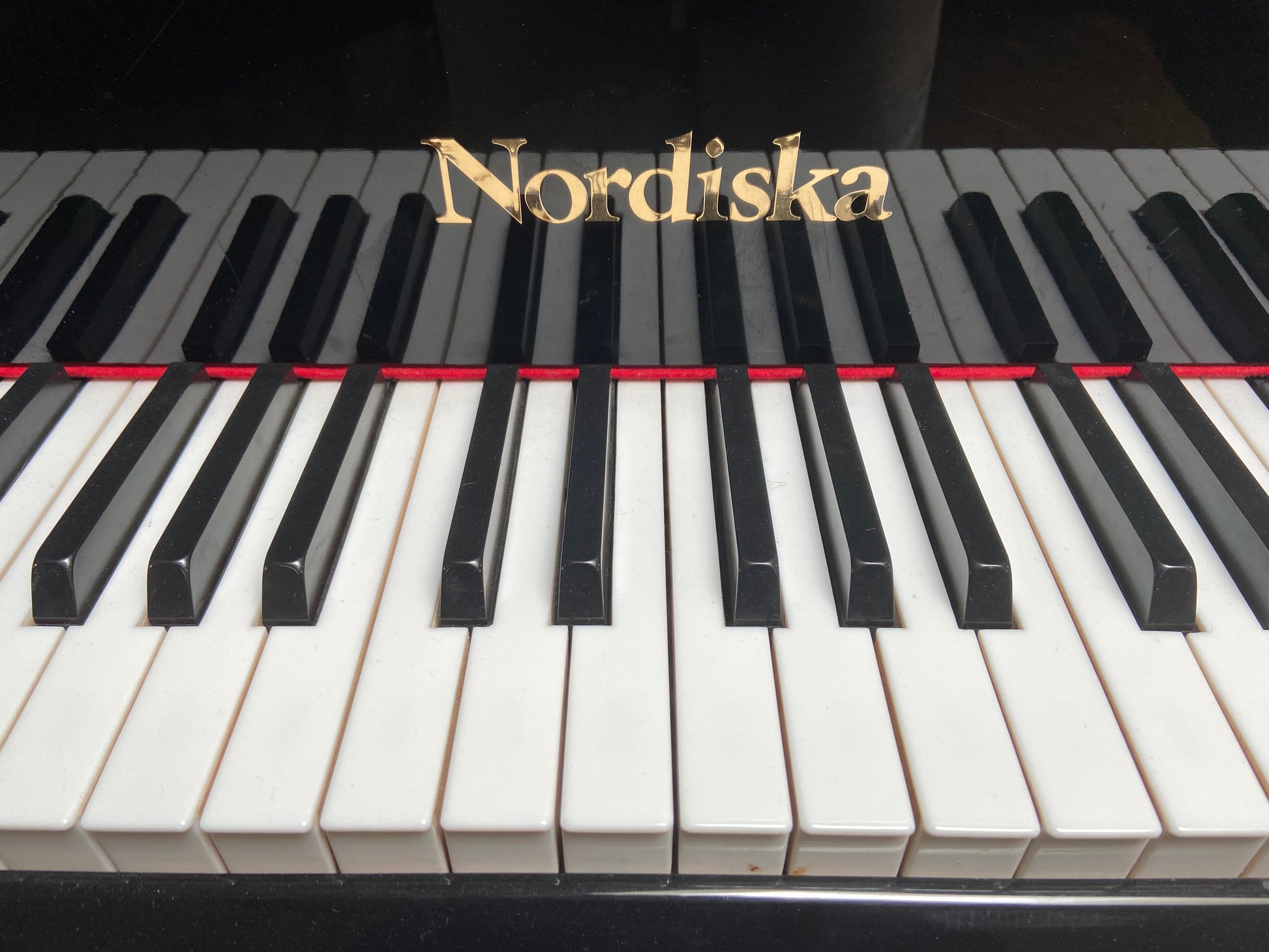 Image 5 of 1999 Nordiska Grand 5'10" / Polished Black