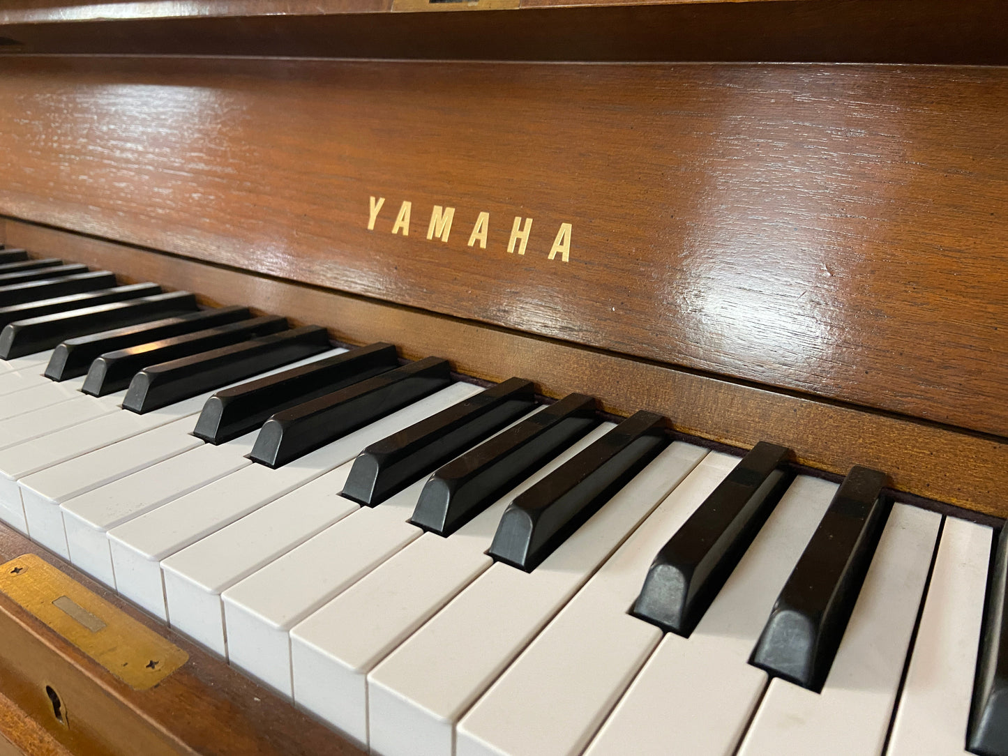 Image 19 of 1994 Yamaha P22 45" Upright Piano / Walnut